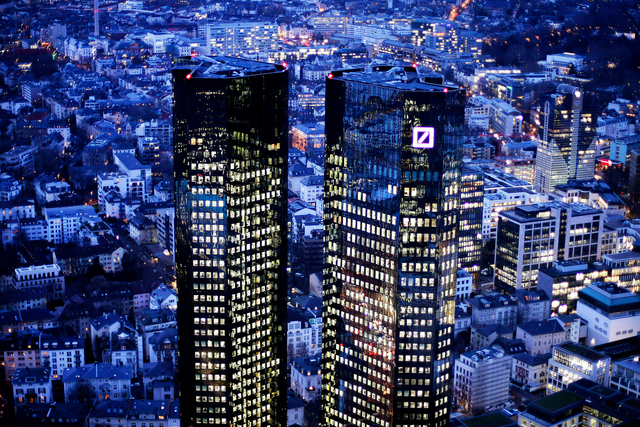 Deutsche Bank Almanya'da yaklaşık 100 şubesini kapatacak - Ekonomi  Gerçekleri